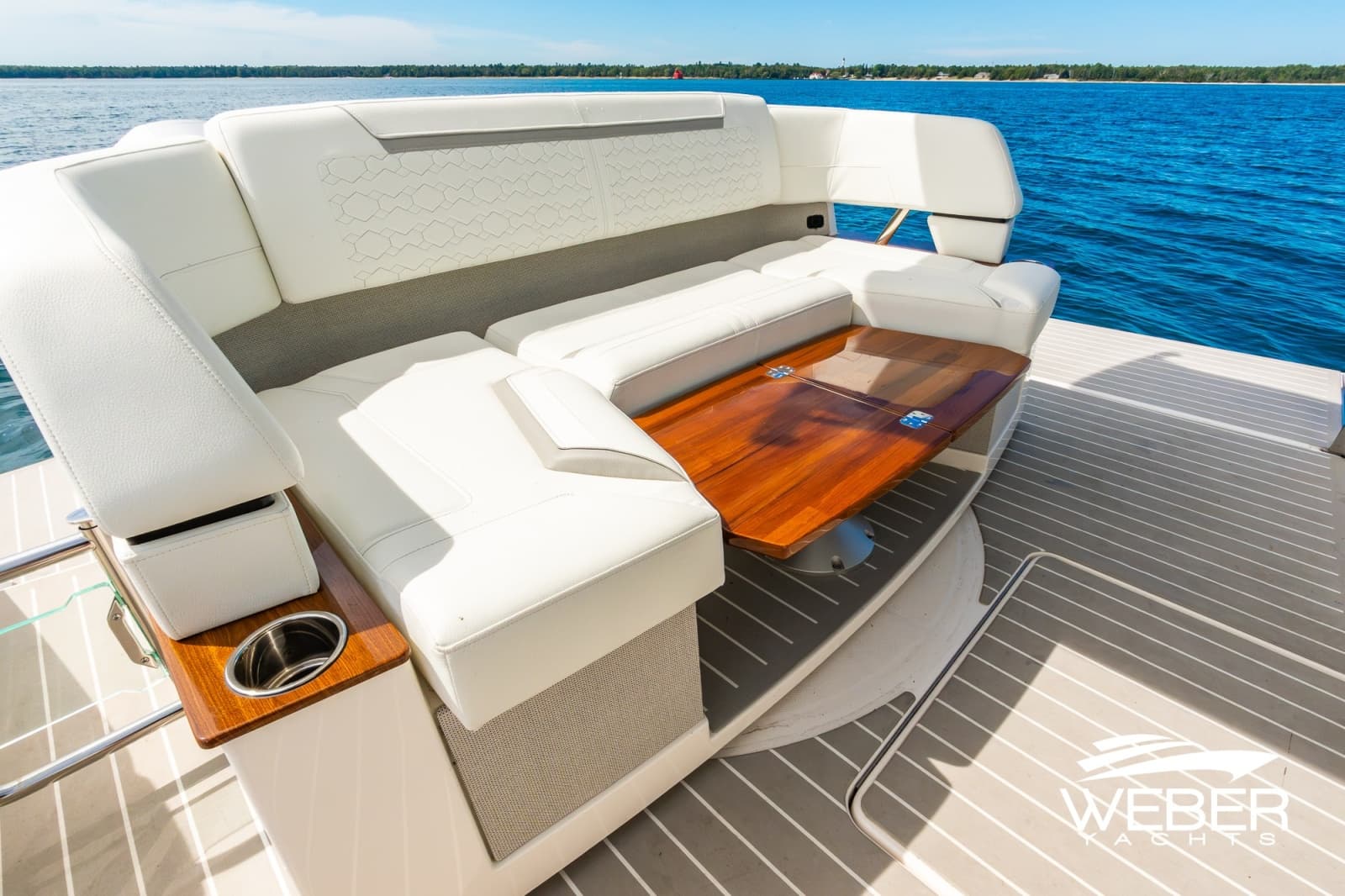 2026 Tiara Yachts  - Photo 34
