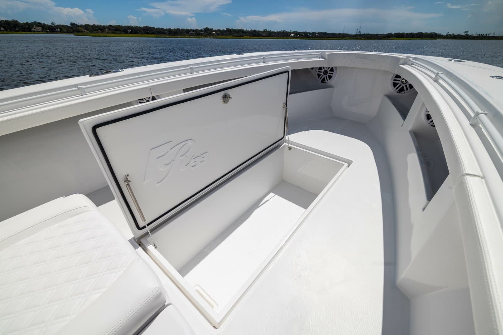 2025 Front Runner Center Console - Photo 18