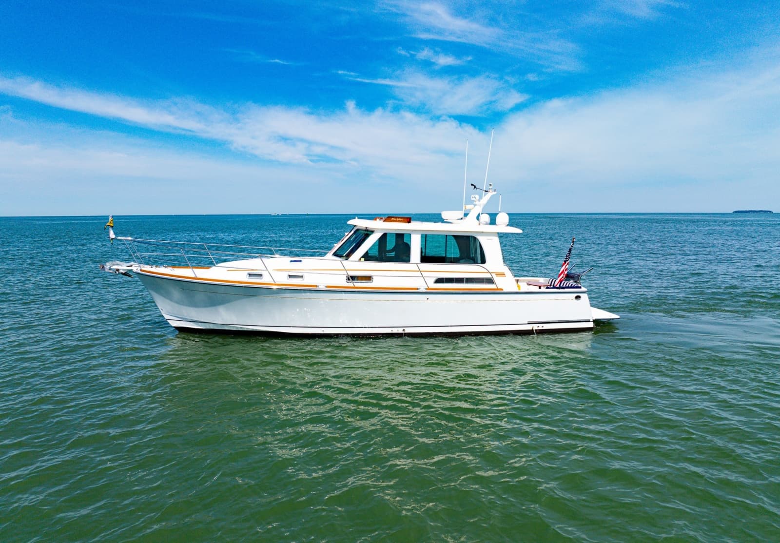 2010 Sabre 40 Sedan - Photo 2