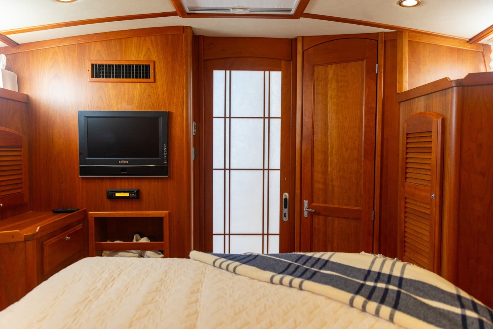 2010 Sabre 40 Sedan - Photo 48