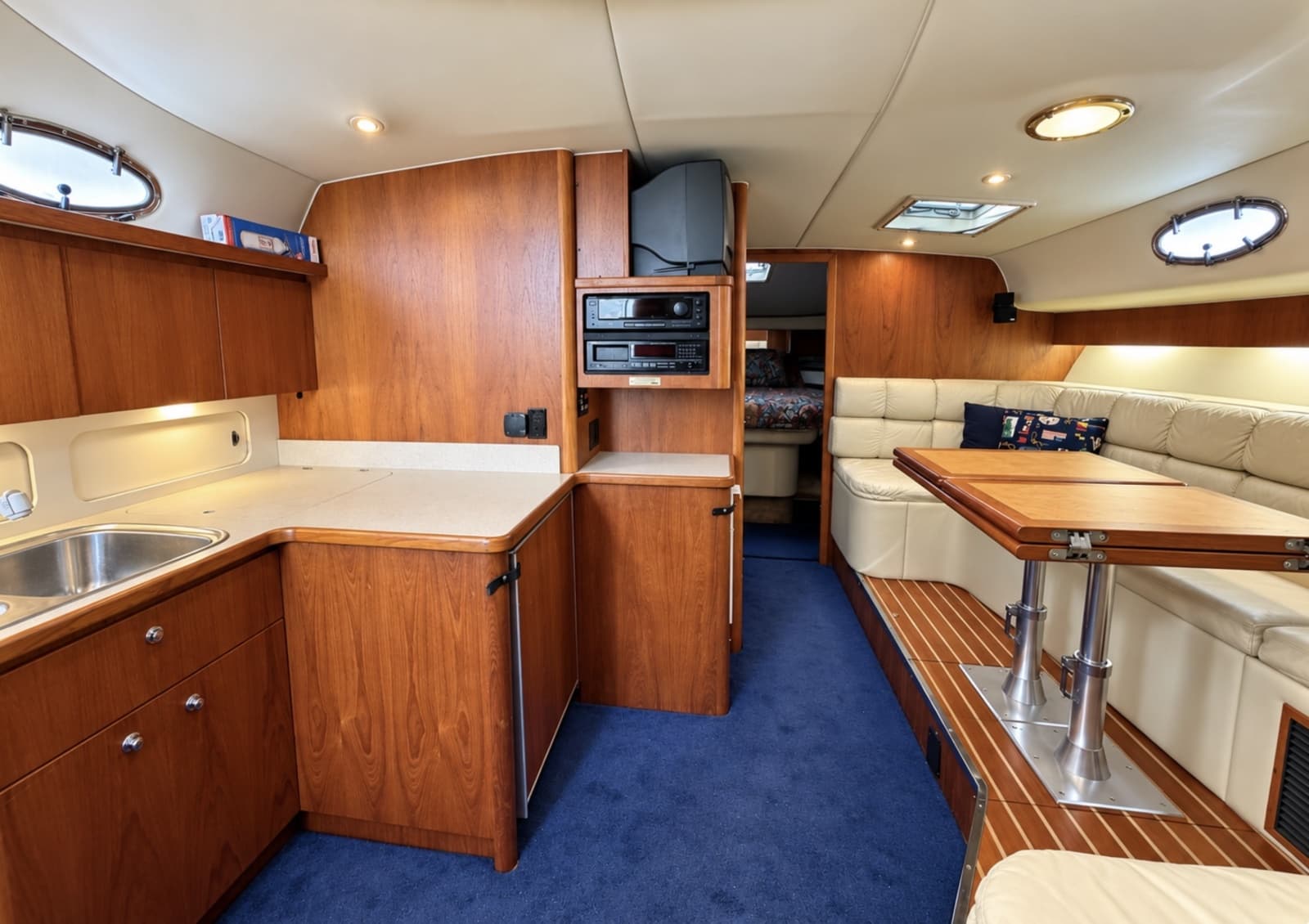 1997 Tiara Yachts 4000 Express - Photo 36