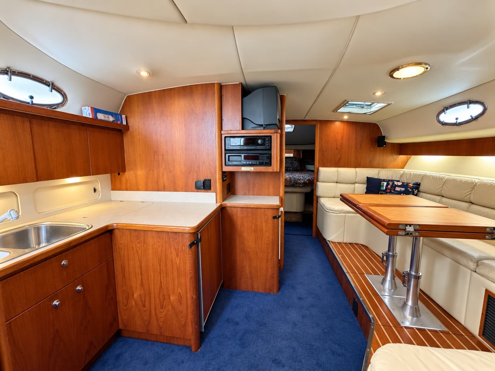 1997 Tiara Yachts 4000 Express - Photo 34