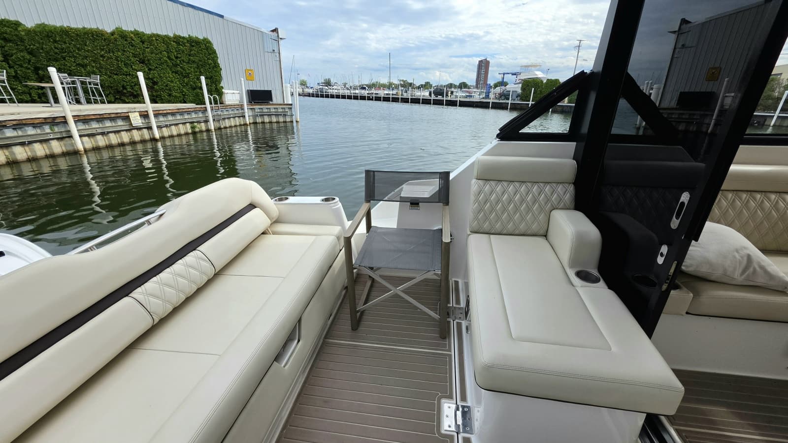 2023 Regal 36 XO - Photo 10