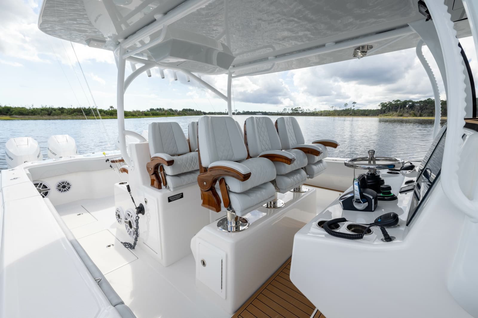 2025 Front Runner Catamaran - Photo 26