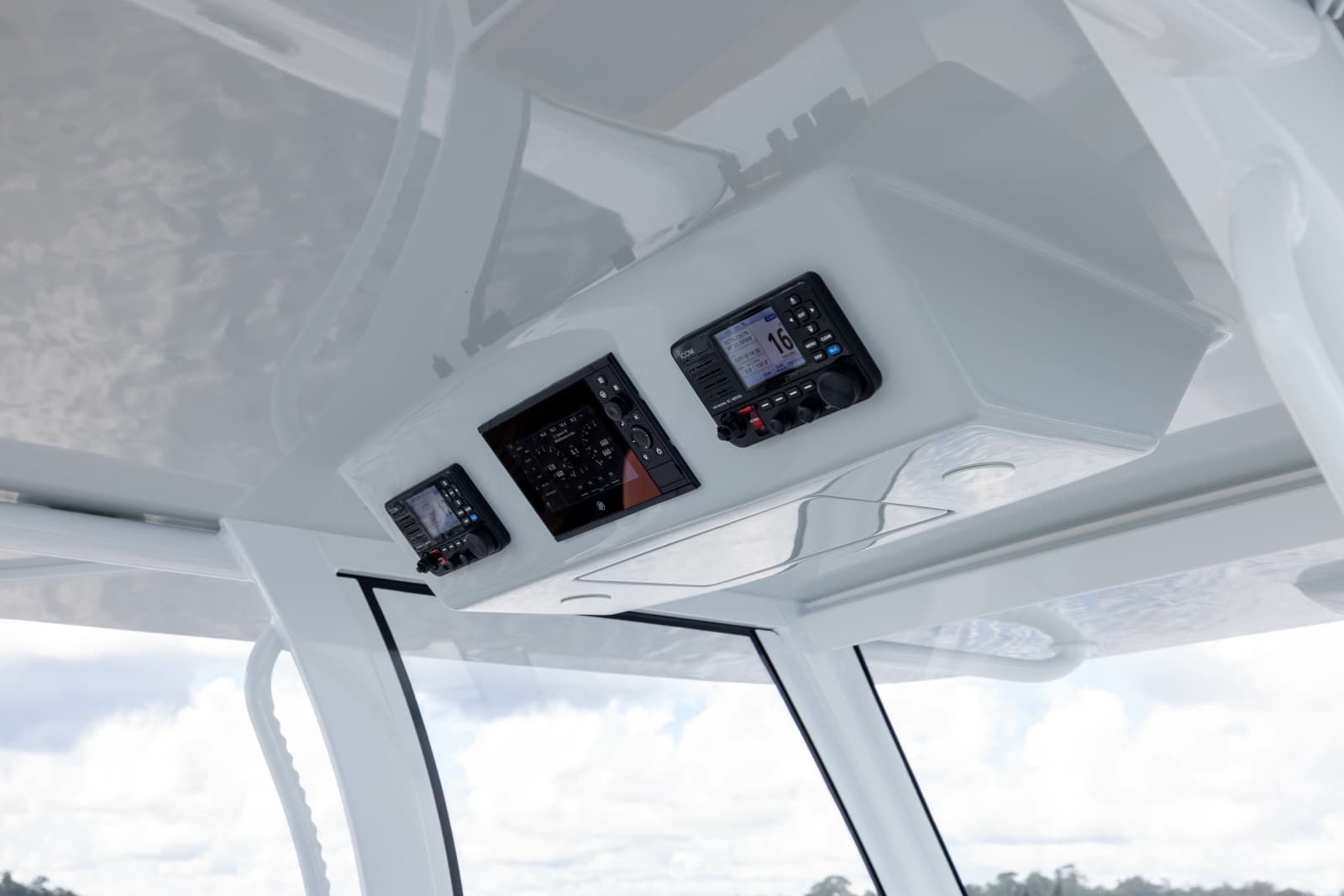 2025 Front Runner Catamaran - Photo 33