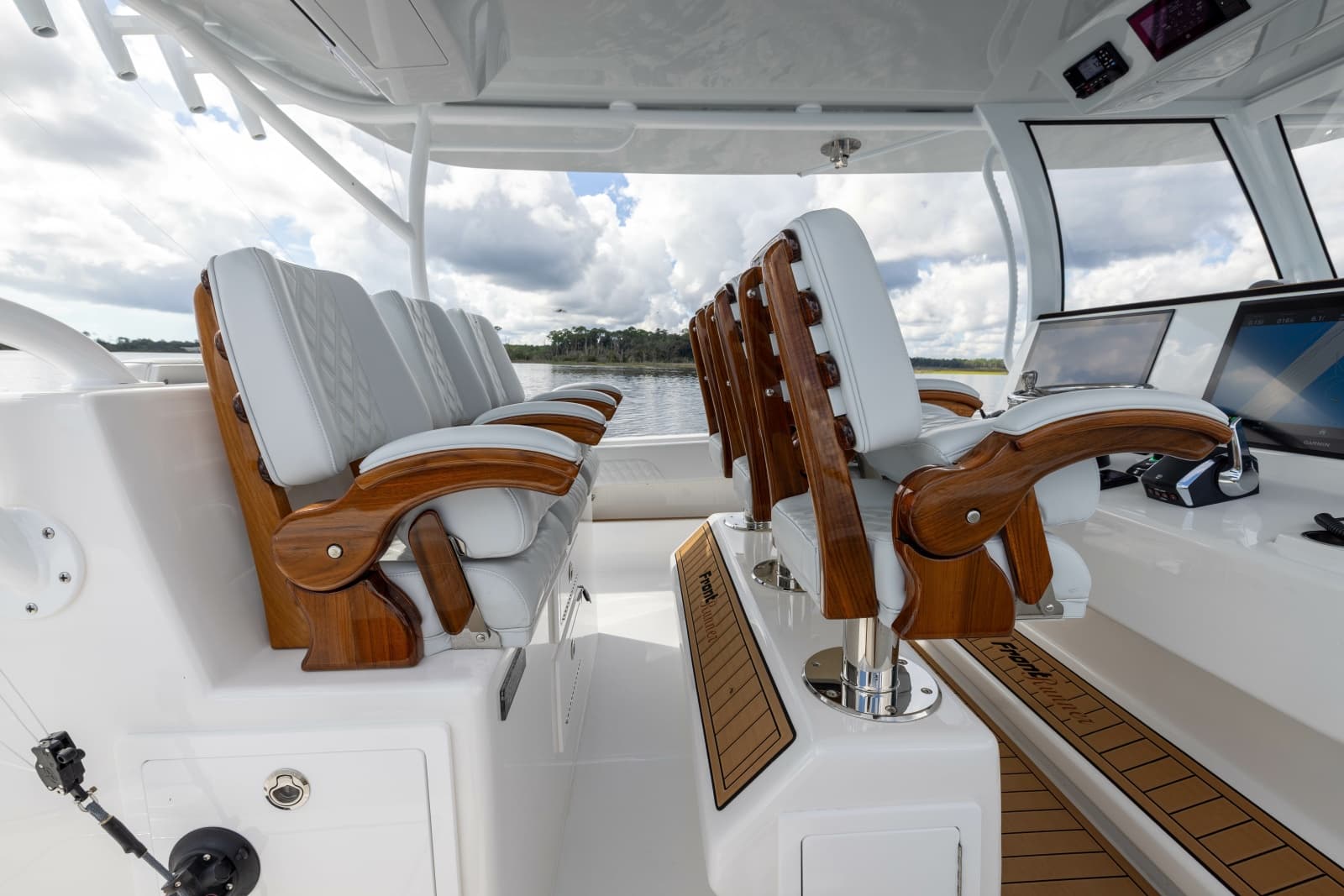 2025 Front Runner Catamaran - Photo 28