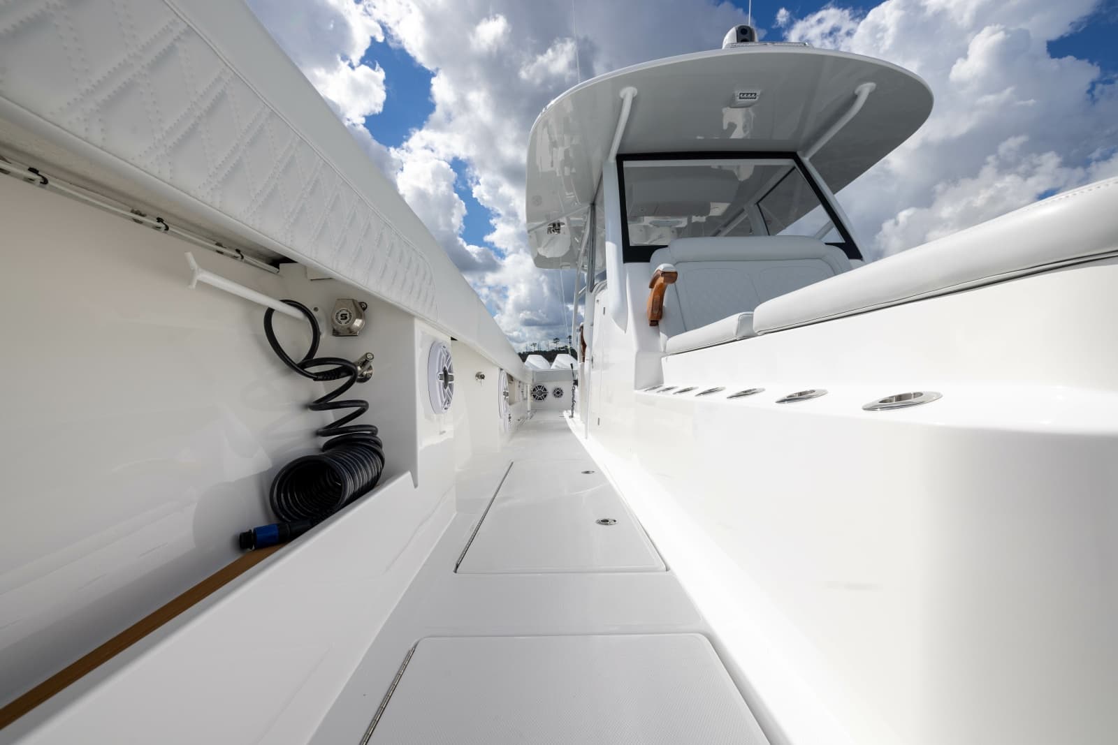 2025 Front Runner Catamaran - Photo 24