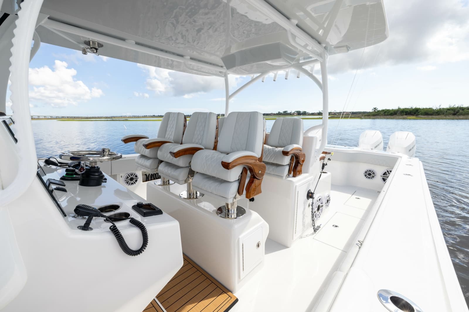 2025 Front Runner Catamaran - Photo 27