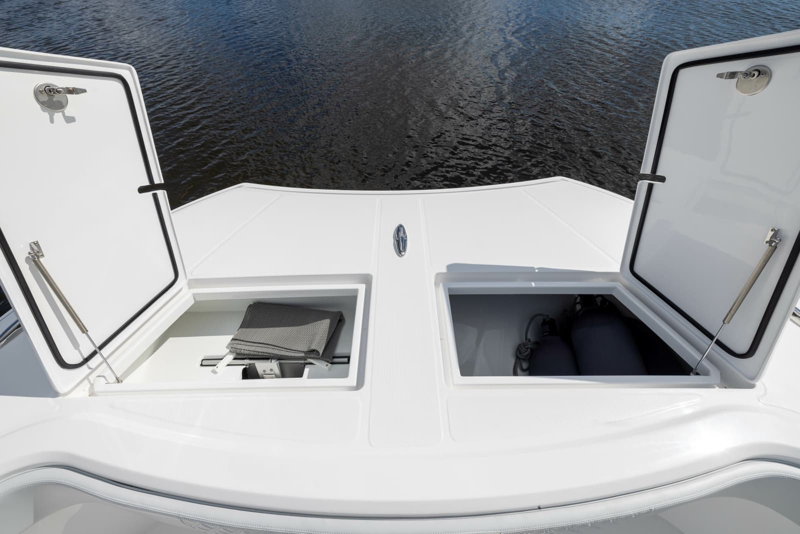 2025 Front Runner Catamaran - Photo 13
