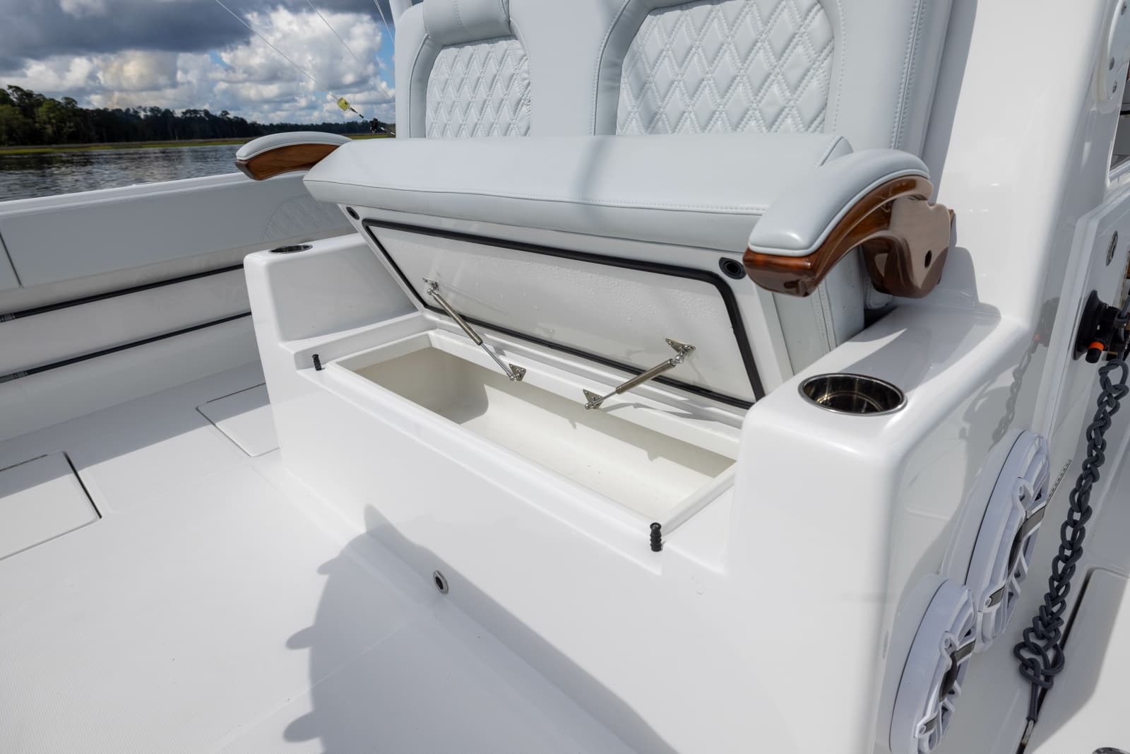 2025 Front Runner Catamaran - Photo 43
