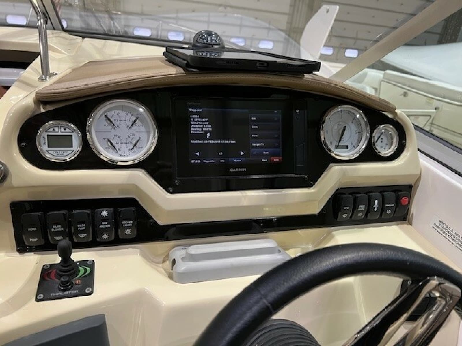 2019 Regal 28 Express - Photo 3