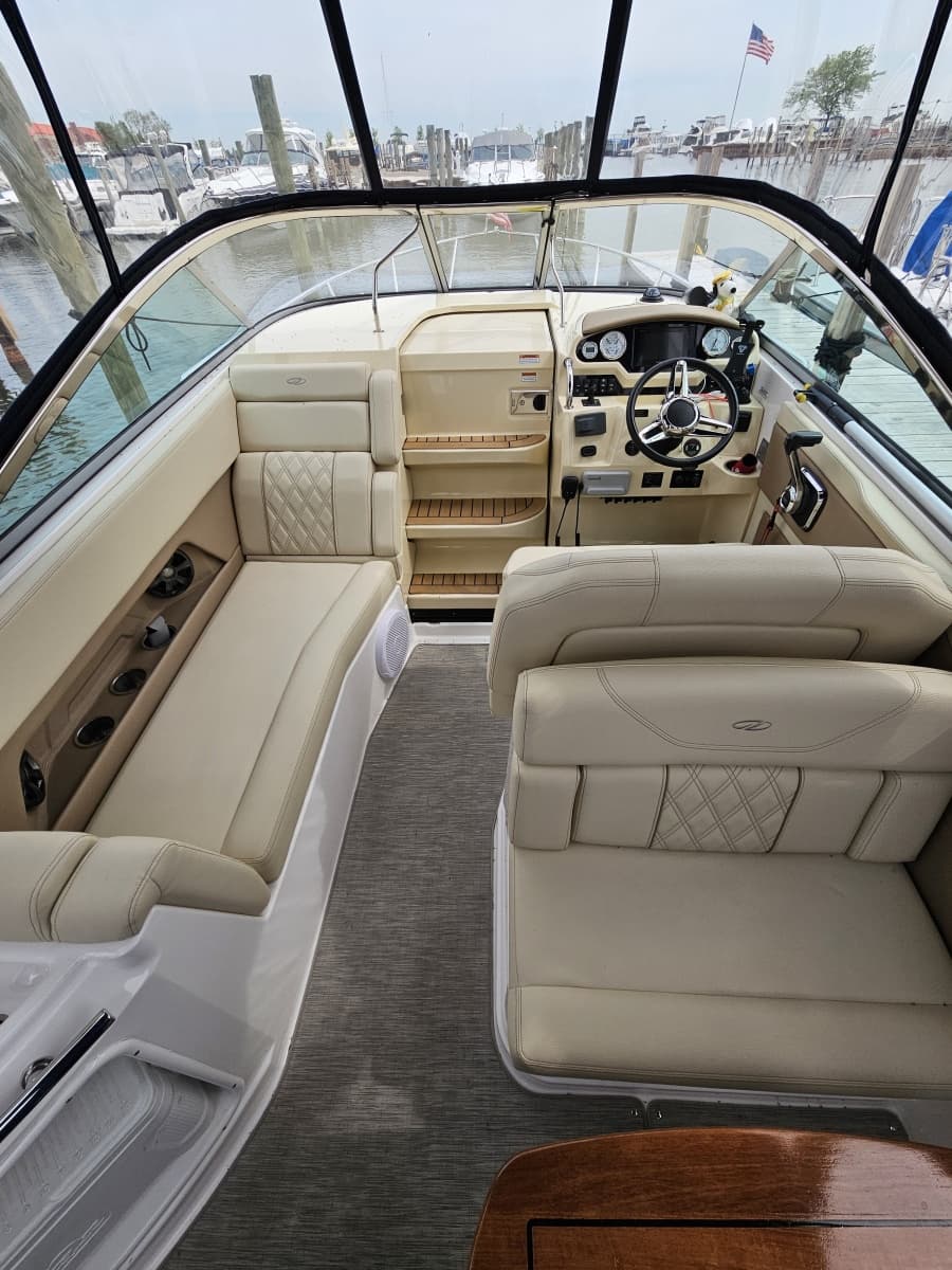 2019 Regal 28 Express - Photo 9