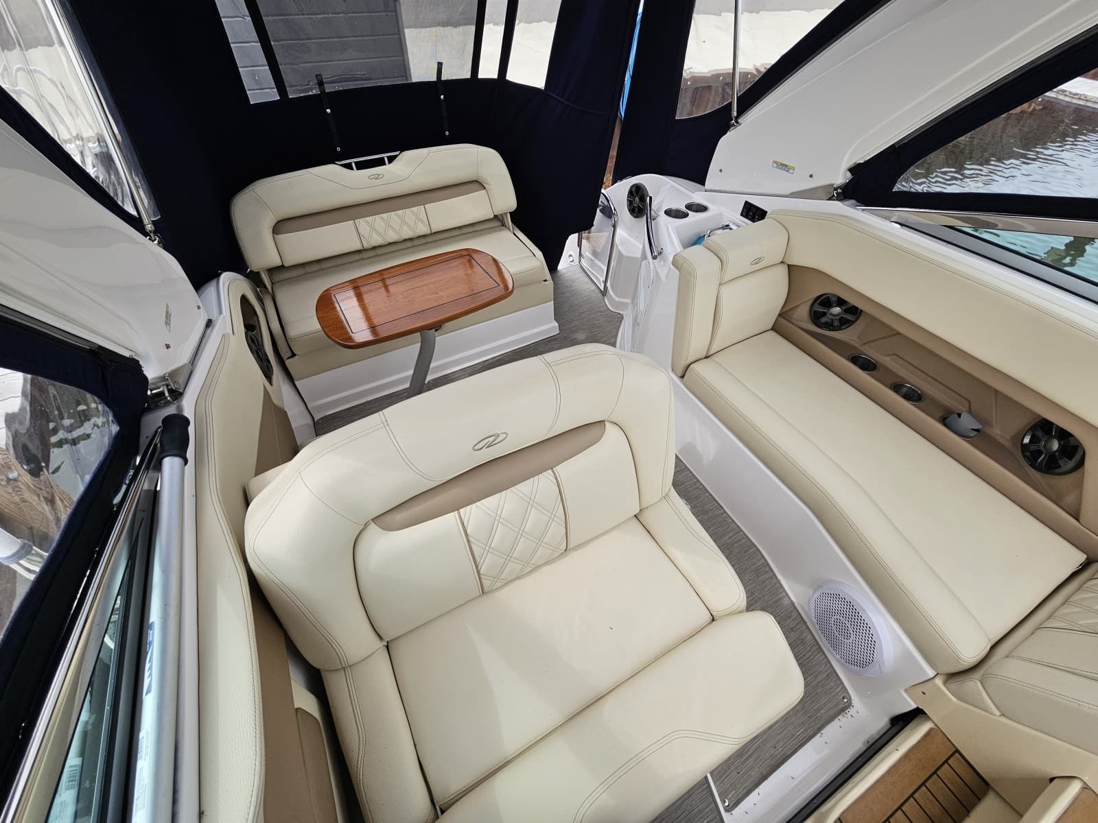 2019 Regal 28 Express - Photo 8