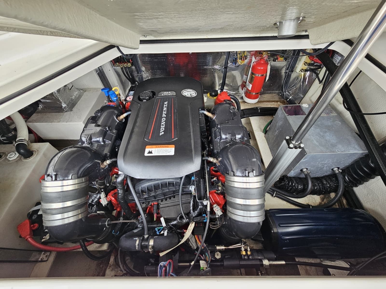 2019 Regal 28 Express - Photo 5