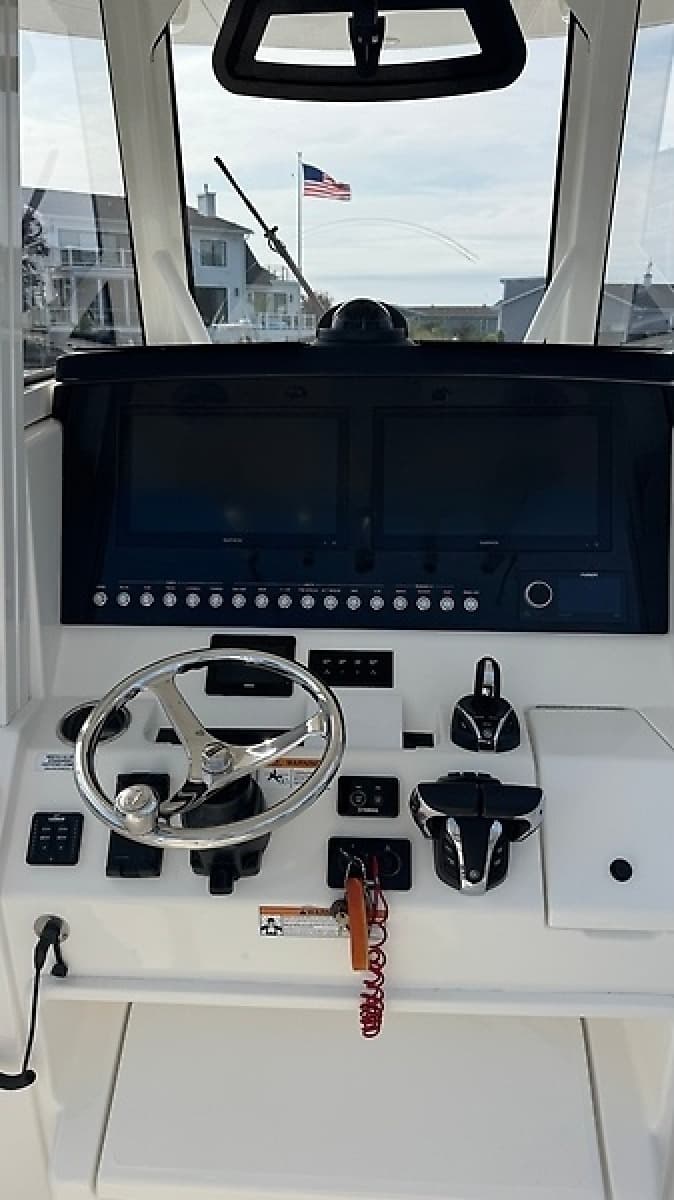 2021 Regulator 31 - Photo 6
