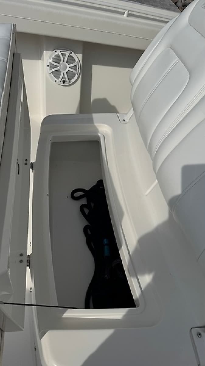 2021 Regulator 31 - Photo 10