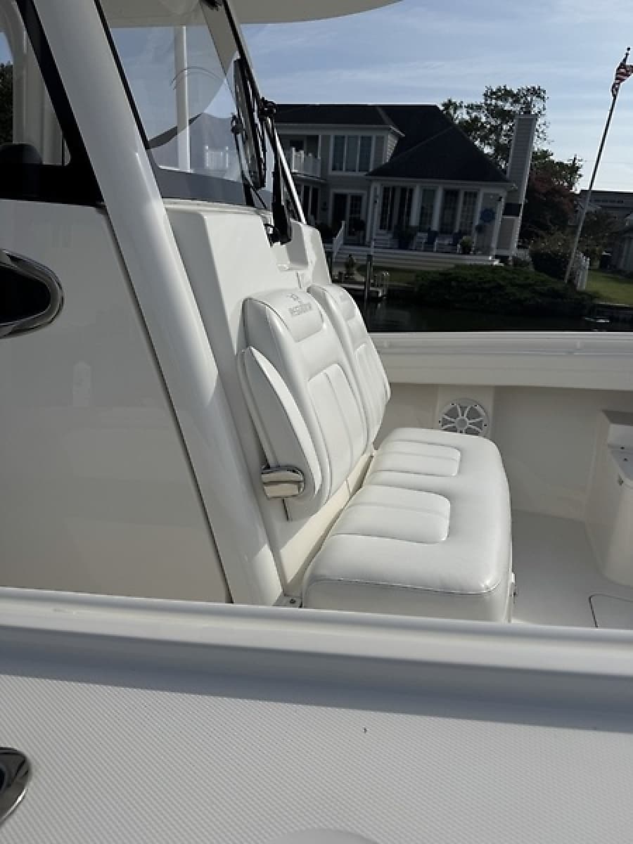 2021 Regulator 31 - Photo 28