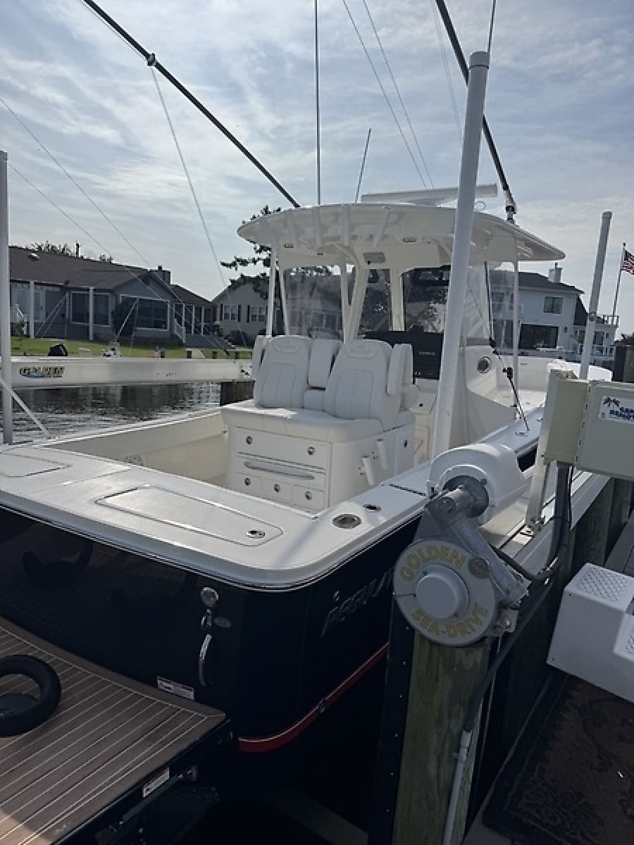 2021 Regulator 31 - Photo 30