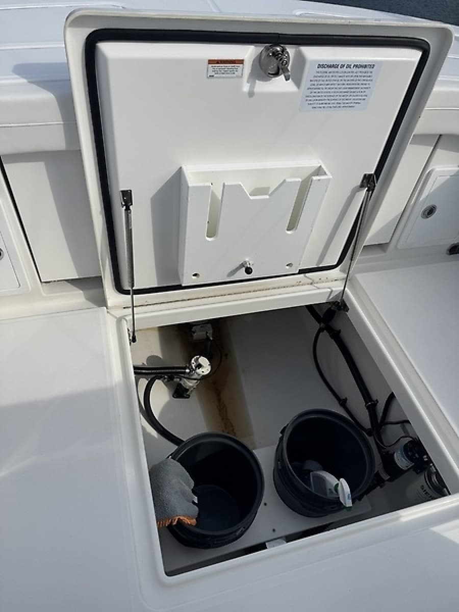 2021 Regulator 31 - Photo 25