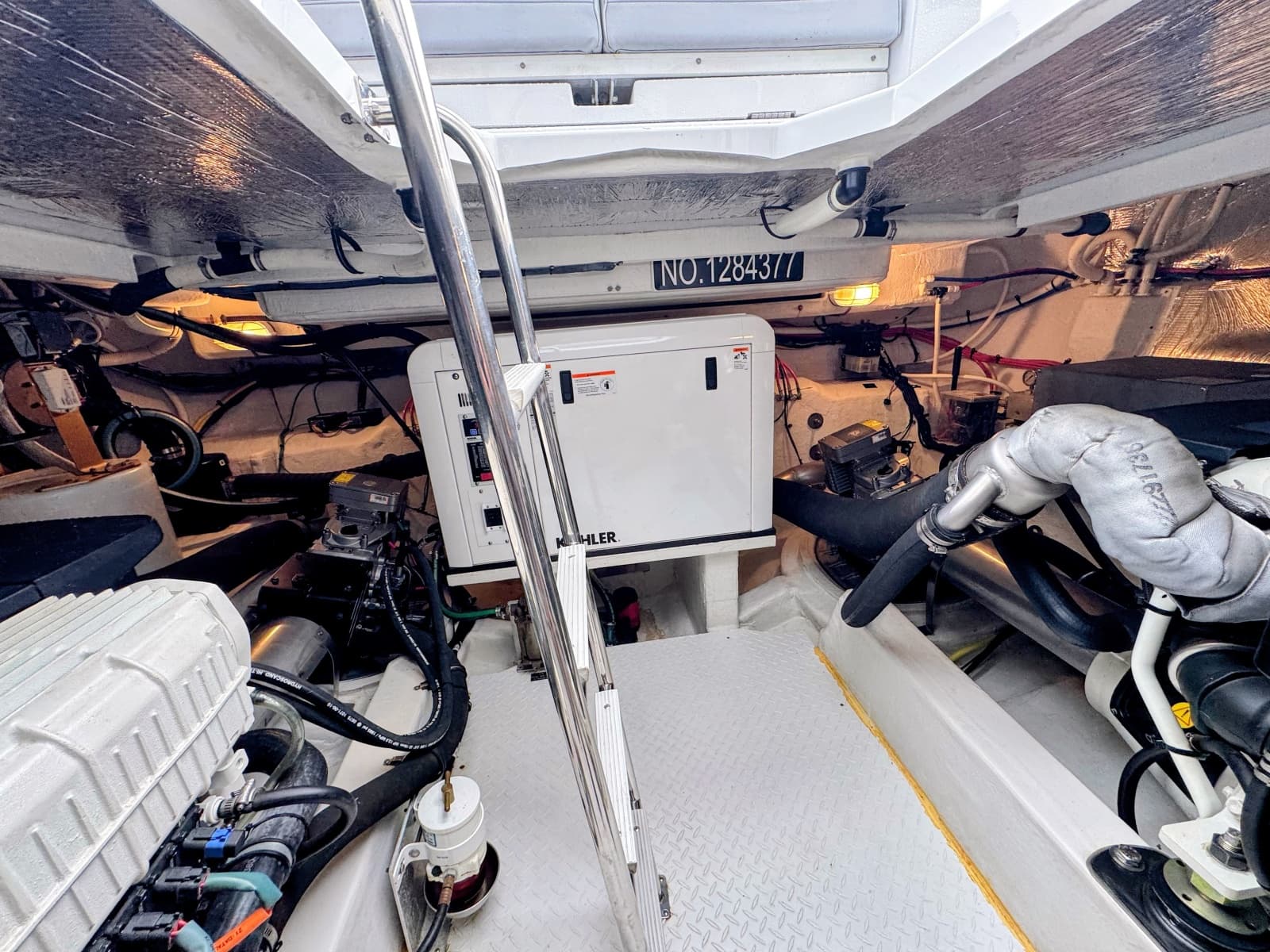 2016 Cruisers Yachts 45 Cantius - Photo 49