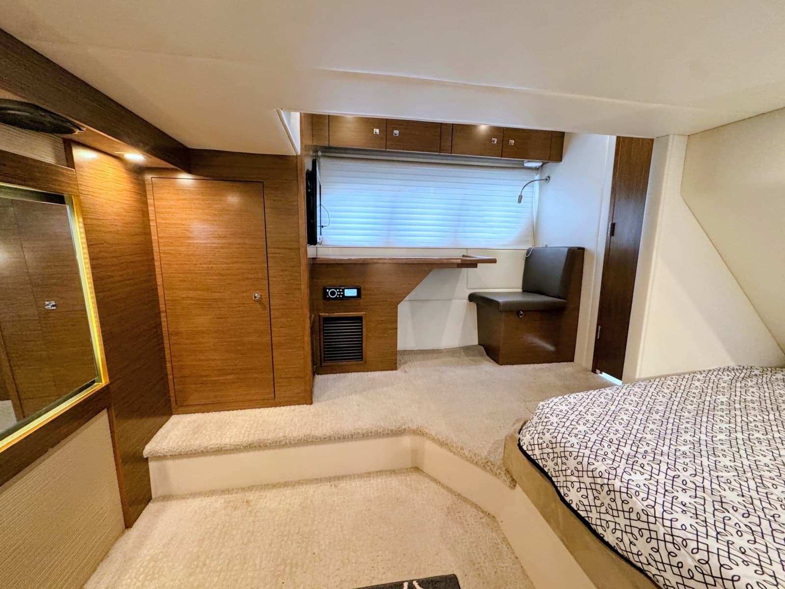 2016 Cruisers Yachts 45 Cantius - Photo 22