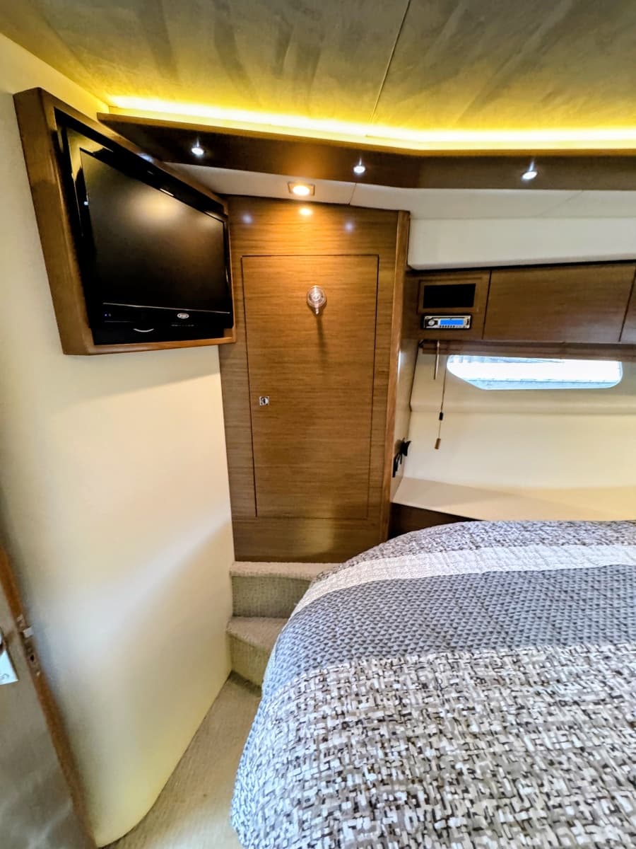 2016 Cruisers Yachts 45 Cantius - Photo 30