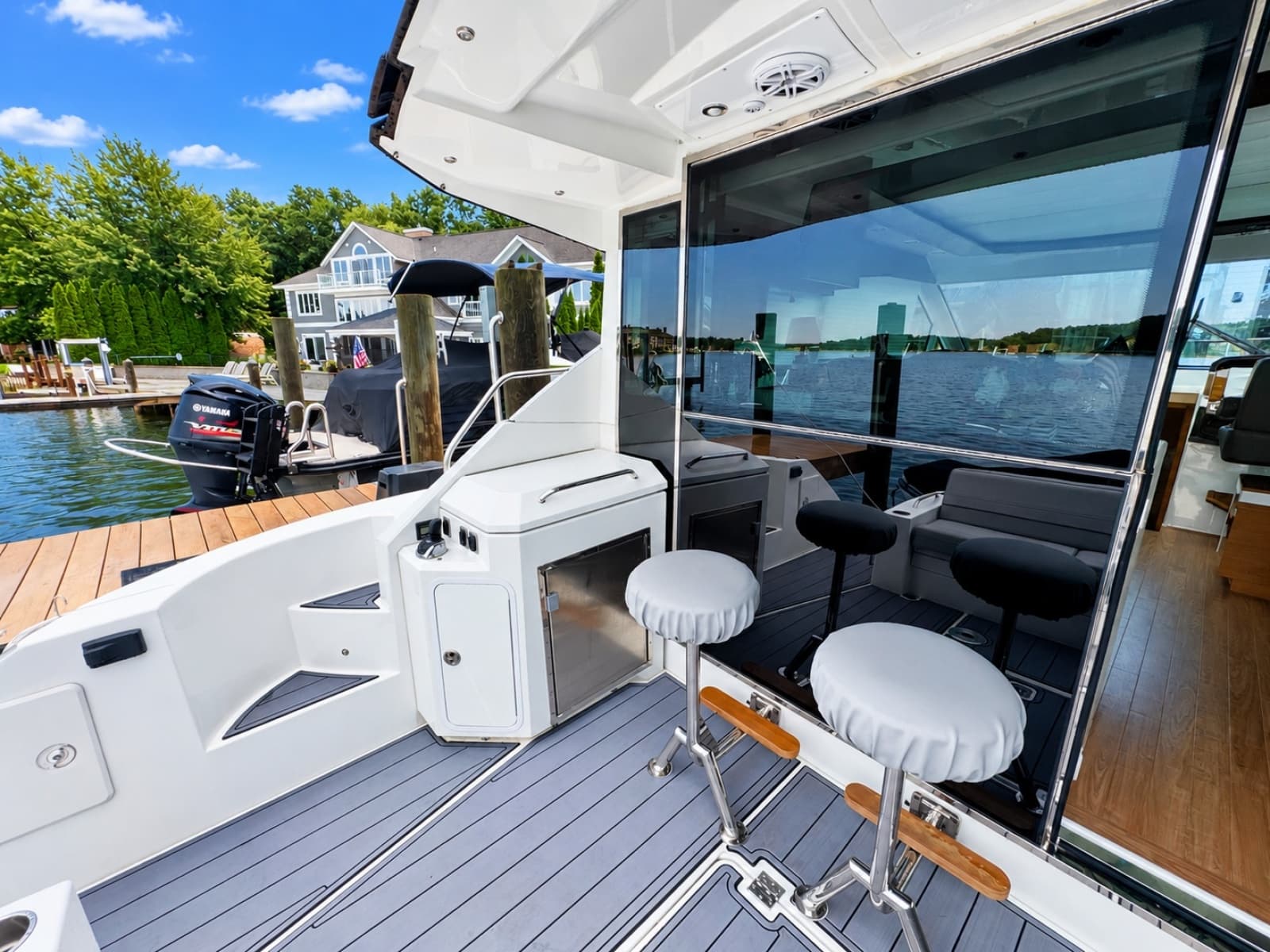 2016 Cruisers Yachts 45 Cantius - Photo 15