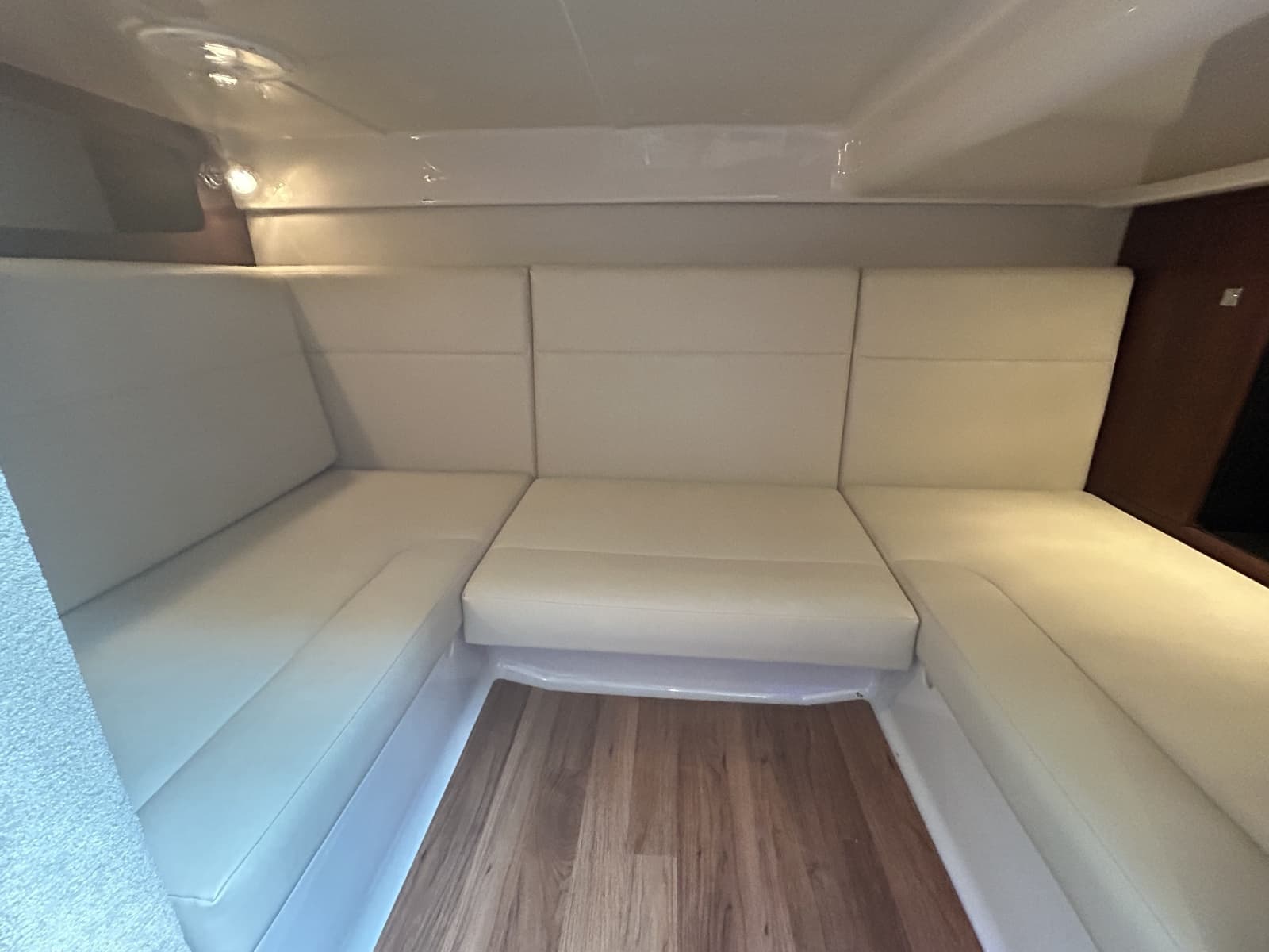 2015 Chaparral 310 Signature - Photo 22