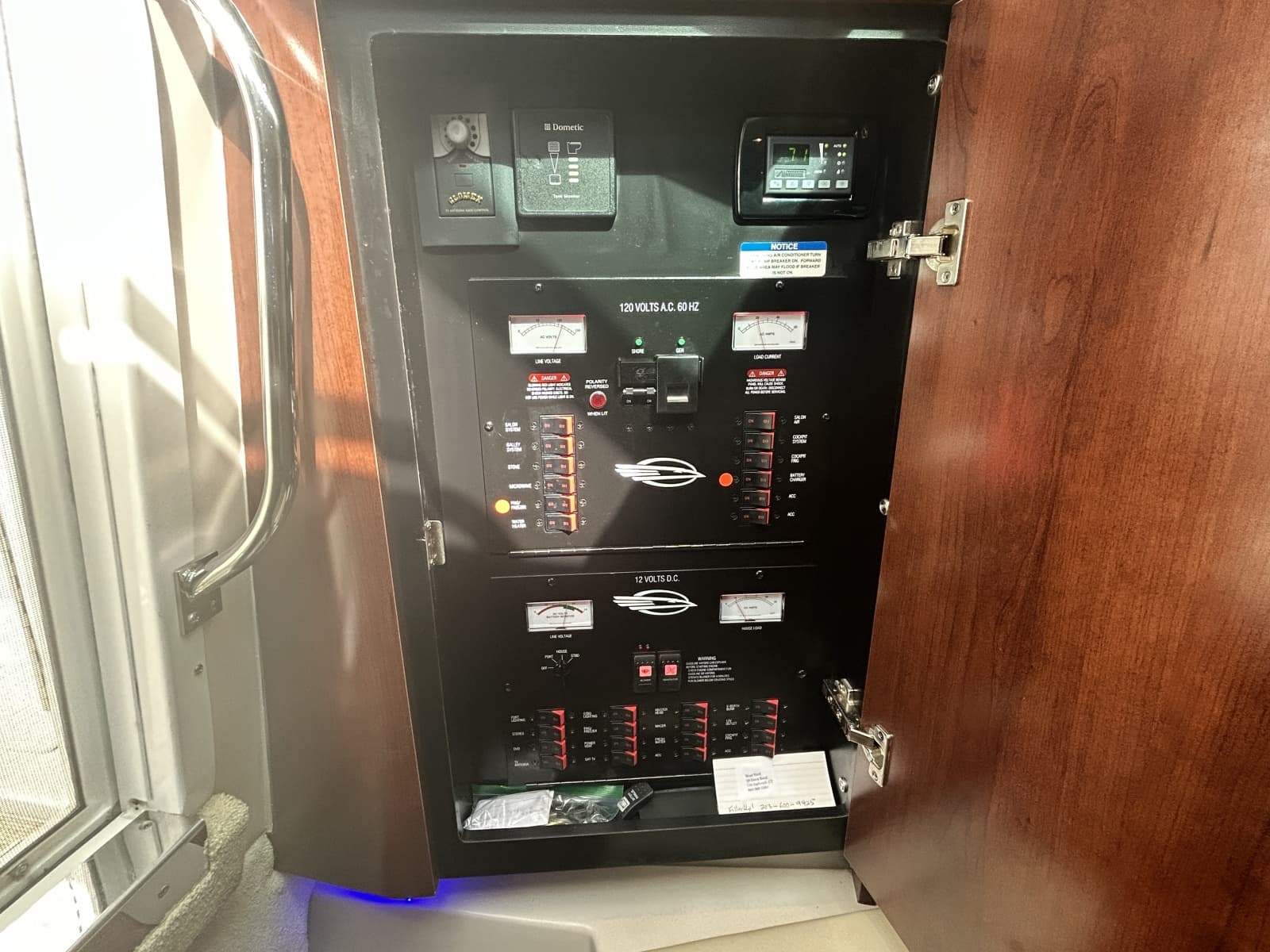 2015 Chaparral 310 Signature - Photo 18
