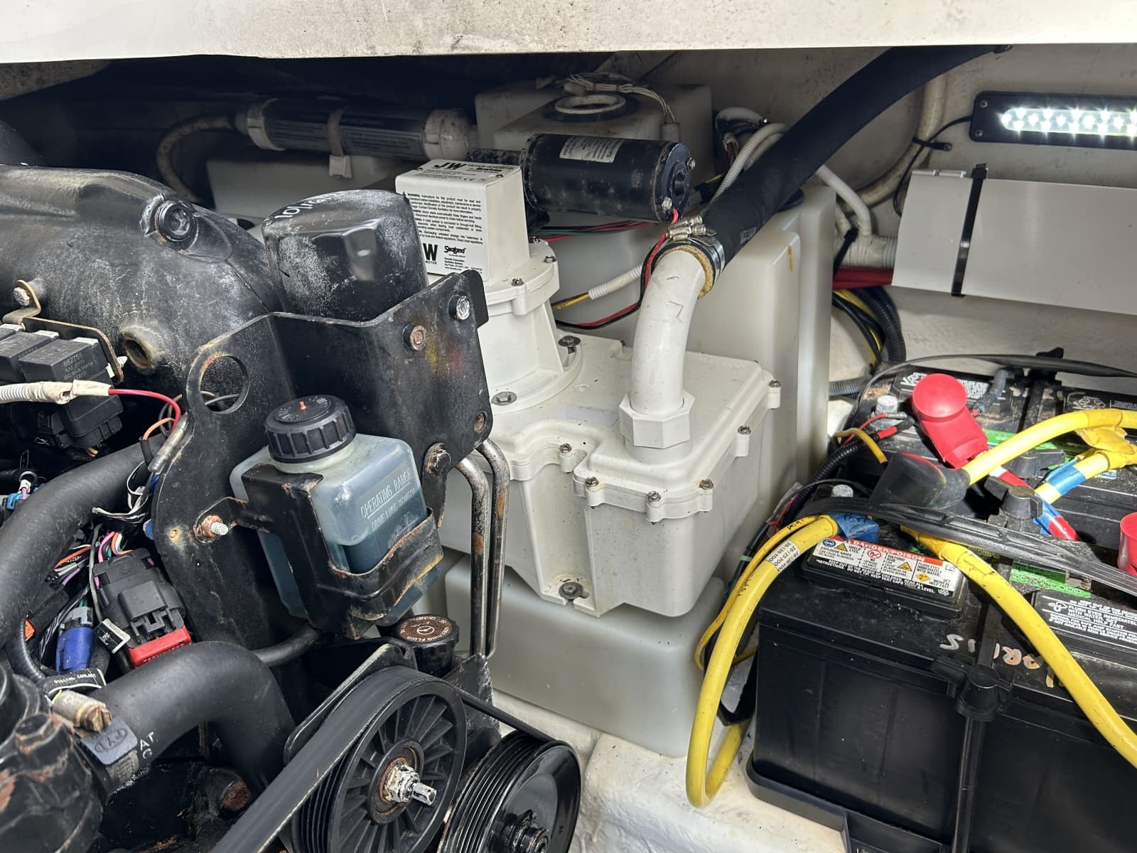 2015 Chaparral 310 Signature - Photo 27