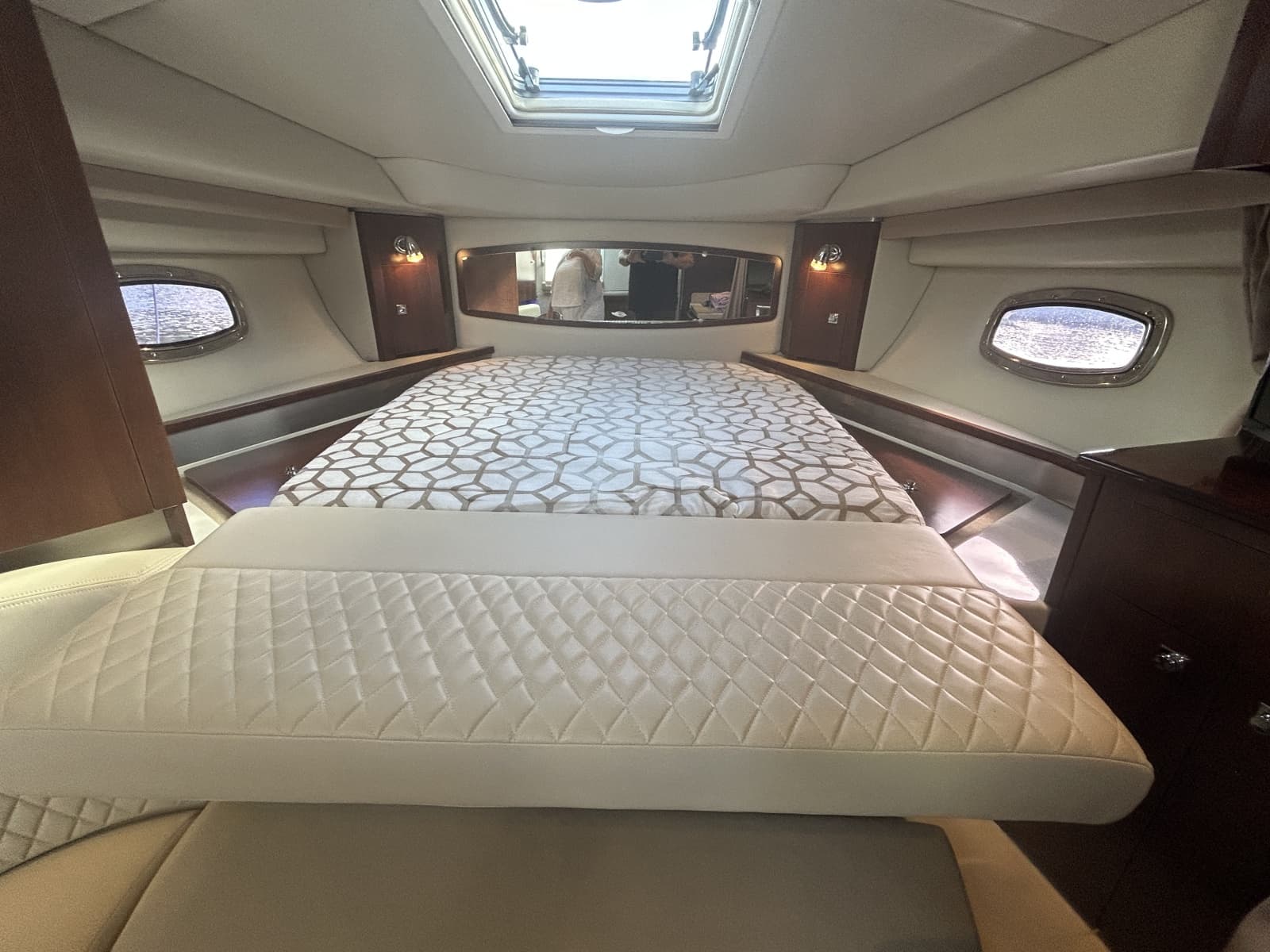 2015 Chaparral 310 Signature - Photo 19