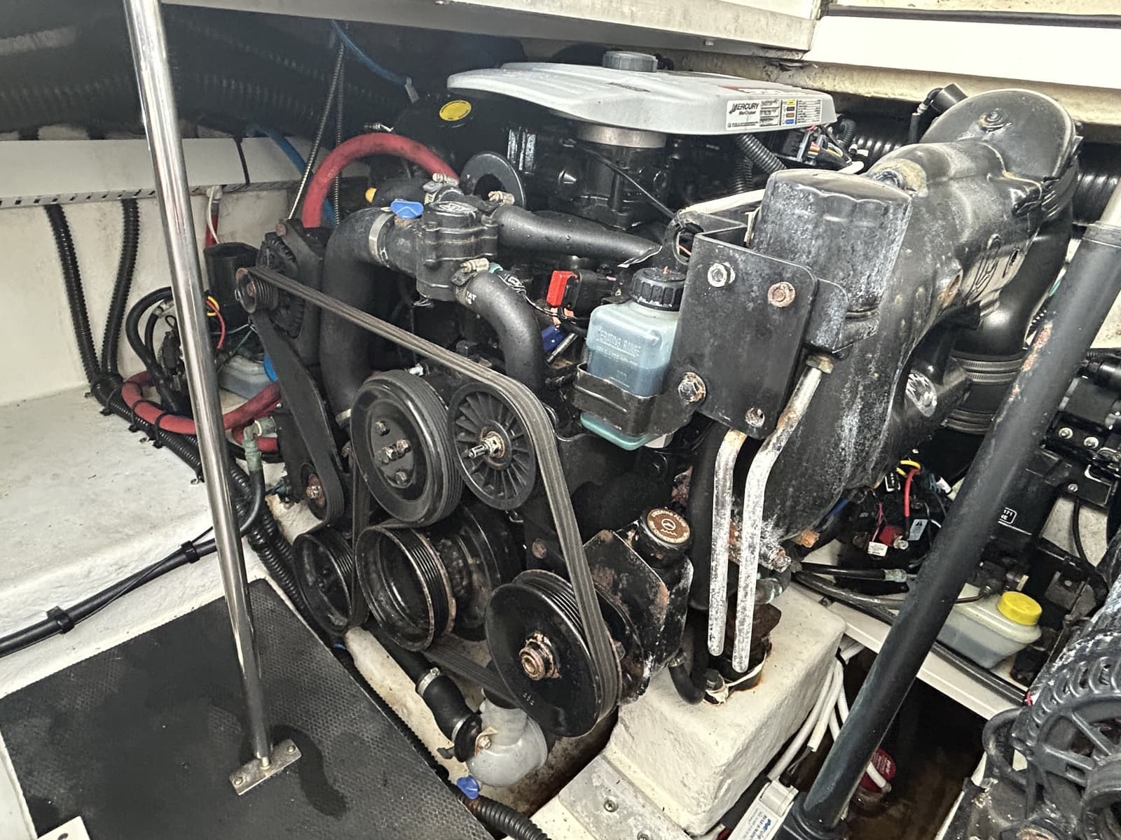 2015 Chaparral 310 Signature - Photo 29