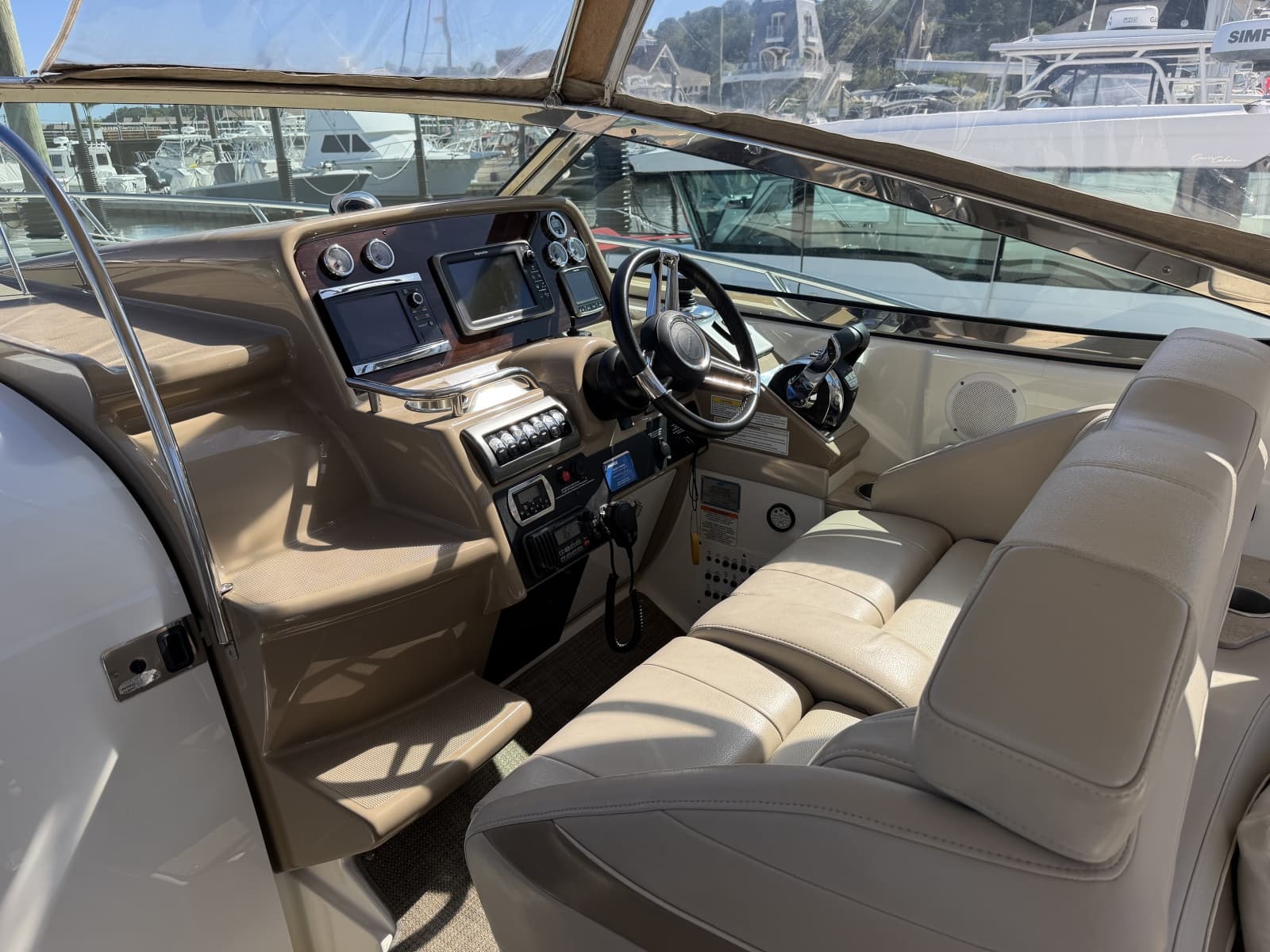 2015 Formula 31 Performance Cruiser - Photo 14