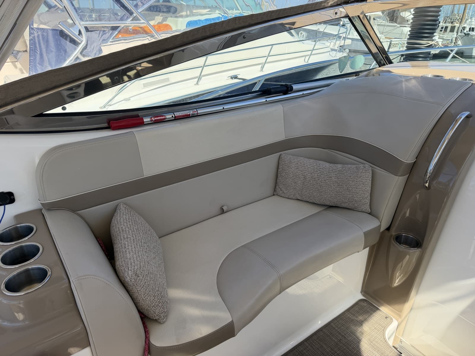 2015 Formula 31 Performance Cruiser - Photo 13
