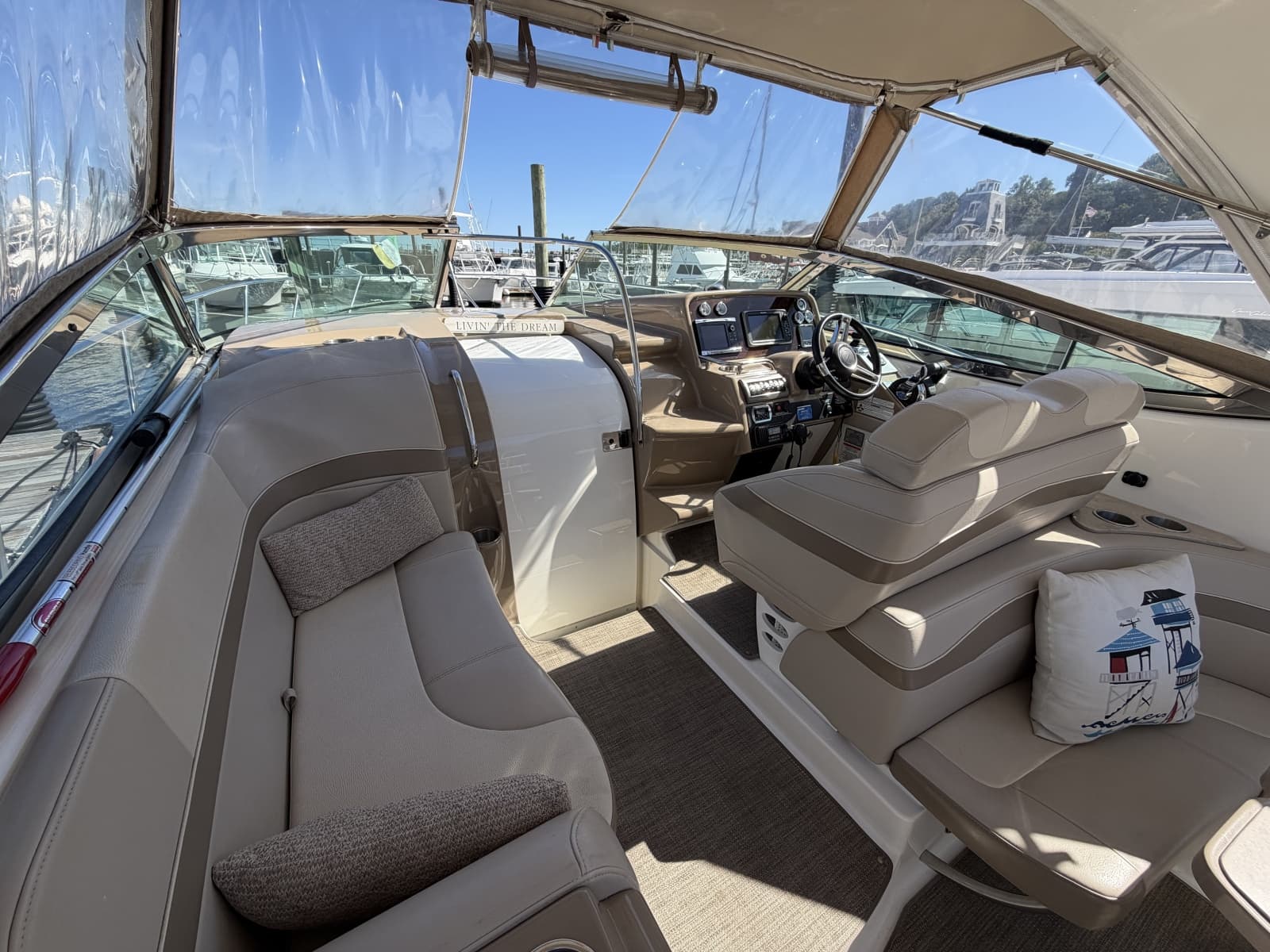 2015 Formula 31 Performance Cruiser - Photo 12