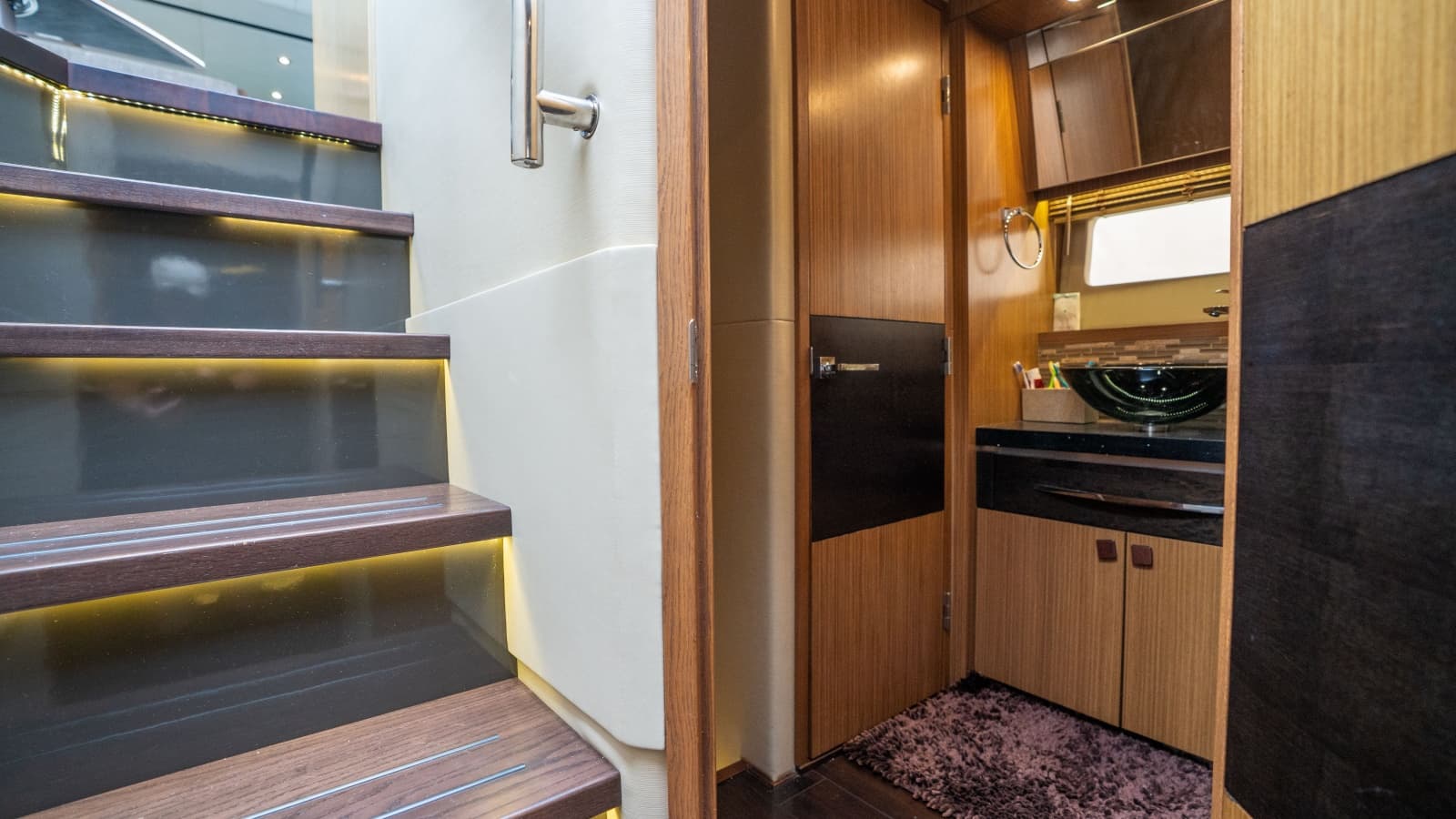 2016 Sea Ray L590 - Photo 30