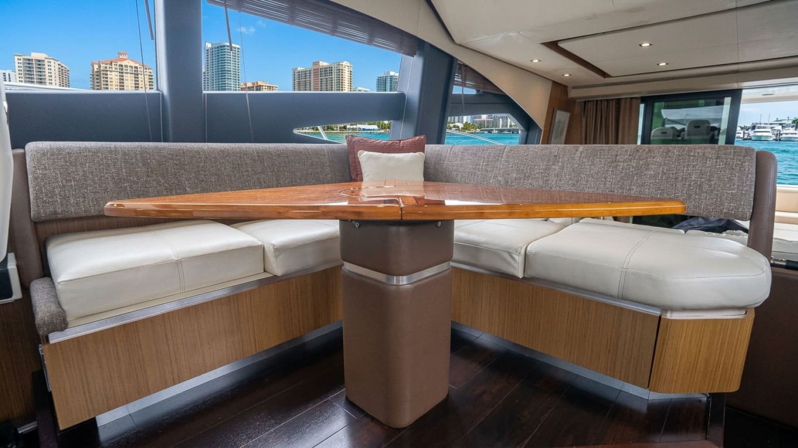 2016 Sea Ray L590 - Photo 25