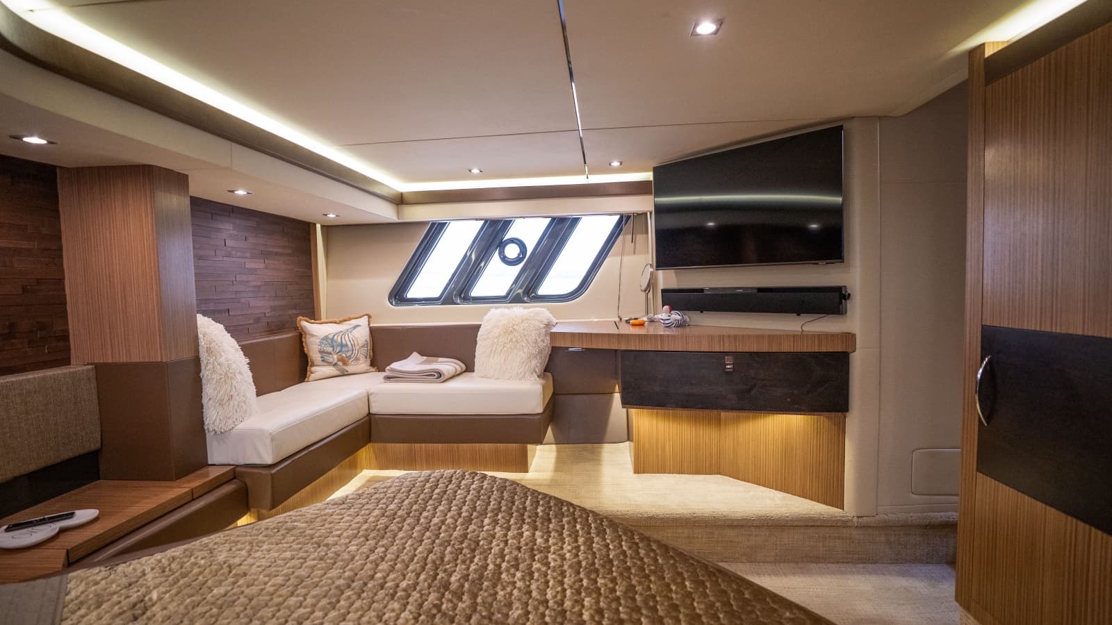 2016 Sea Ray L590 - Photo 36