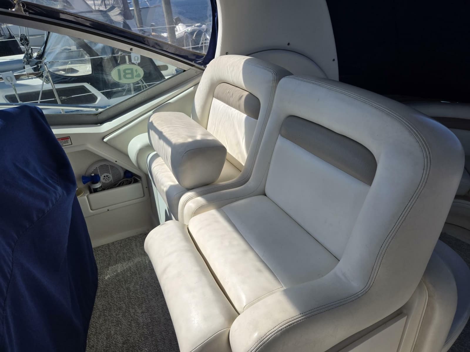 2005 Sea Ray 320 Sundancer - Photo 9