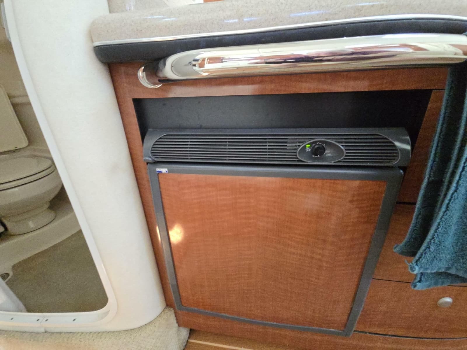 2005 Sea Ray 320 Sundancer - Photo 41