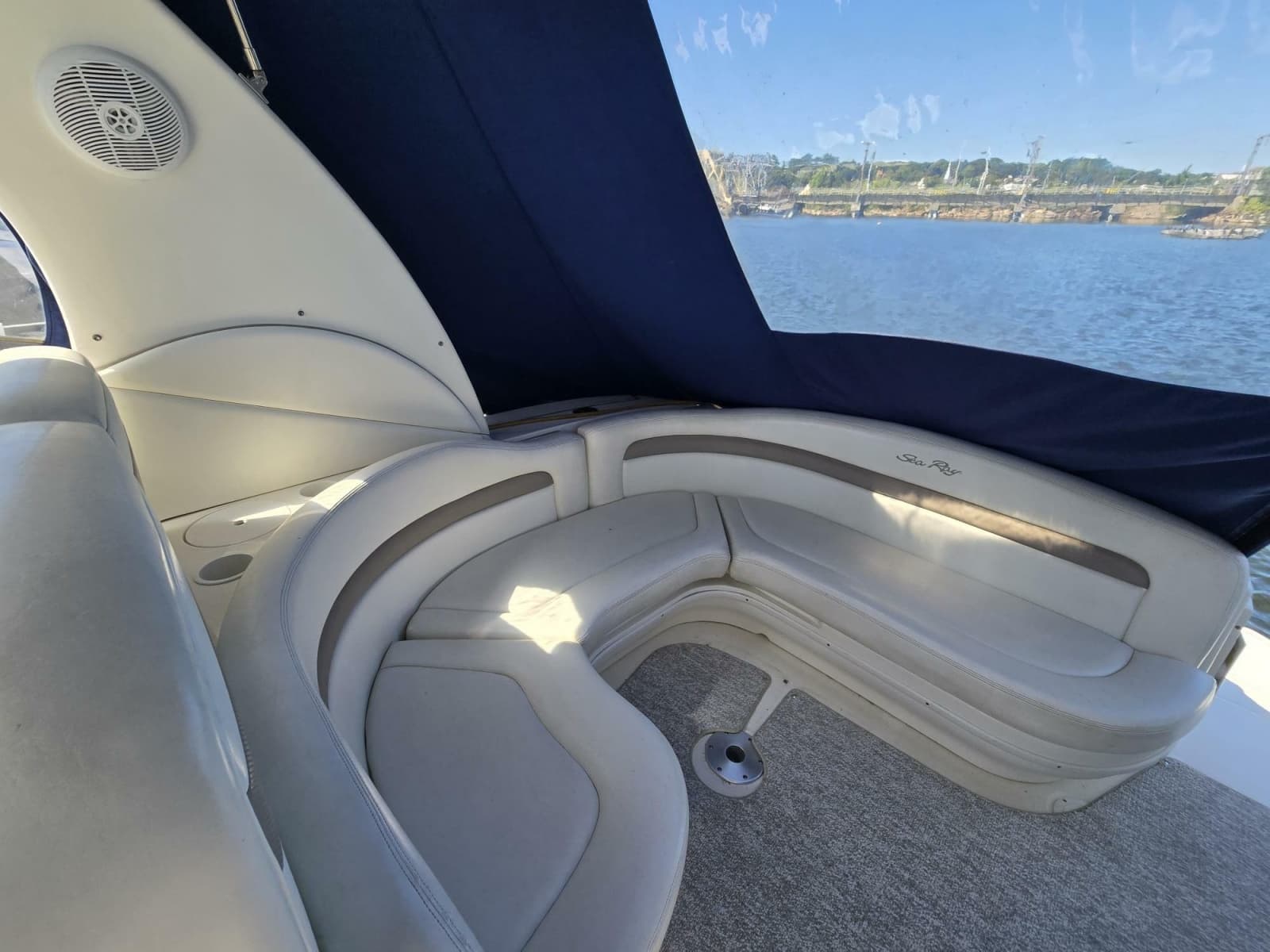 2005 Sea Ray 320 Sundancer - Photo 5