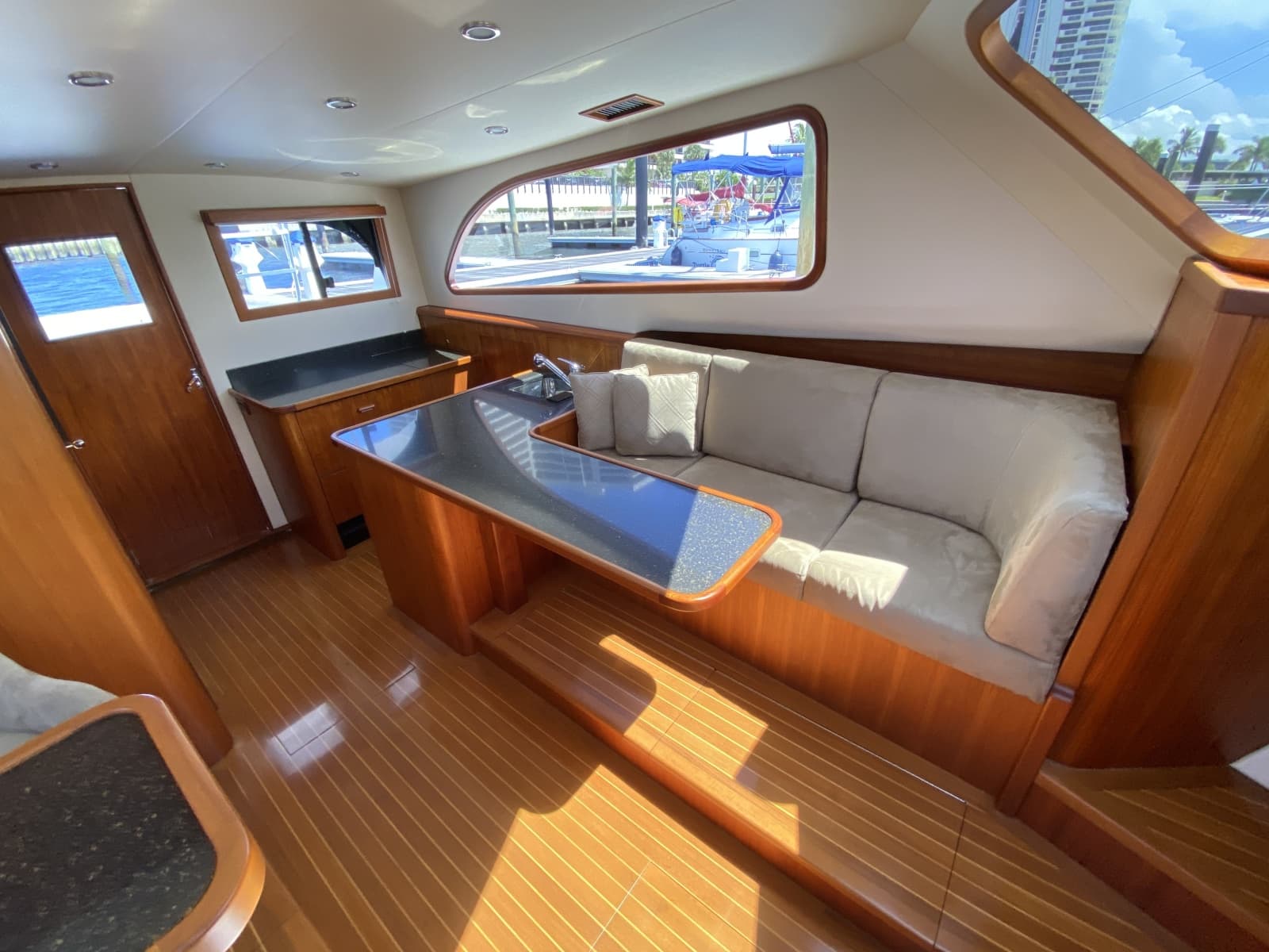 2004 Liberty Flybridge Sport Fish - Photo 7
