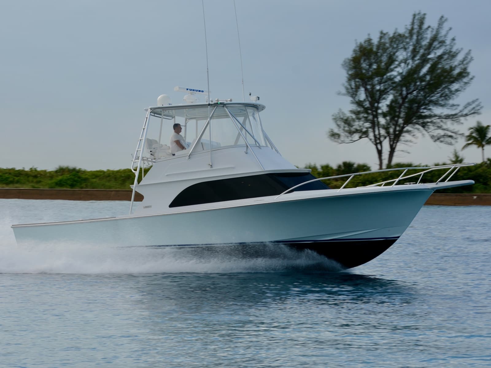 2004 Liberty Flybridge Sport Fish - Photo 1
