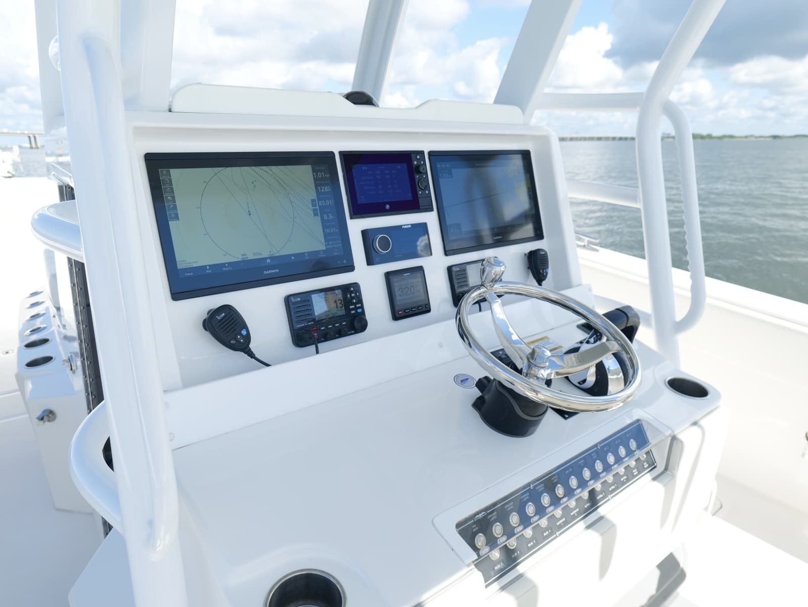 2022 Invincible 33 Catamaran - Photo 10