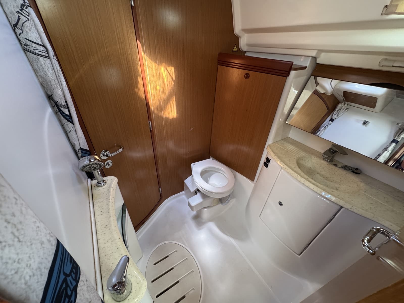 2006 Jeanneau 42DS - Photo 41