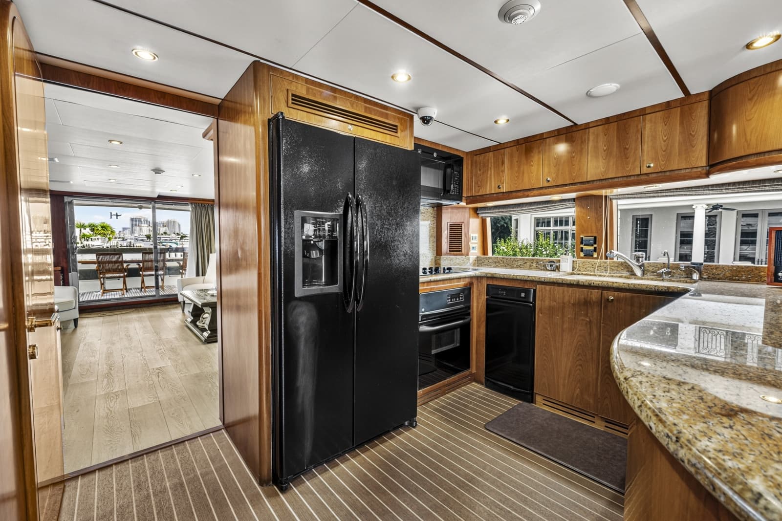 2007 Hargrave Flush Deck Motor Yacht - Photo 8