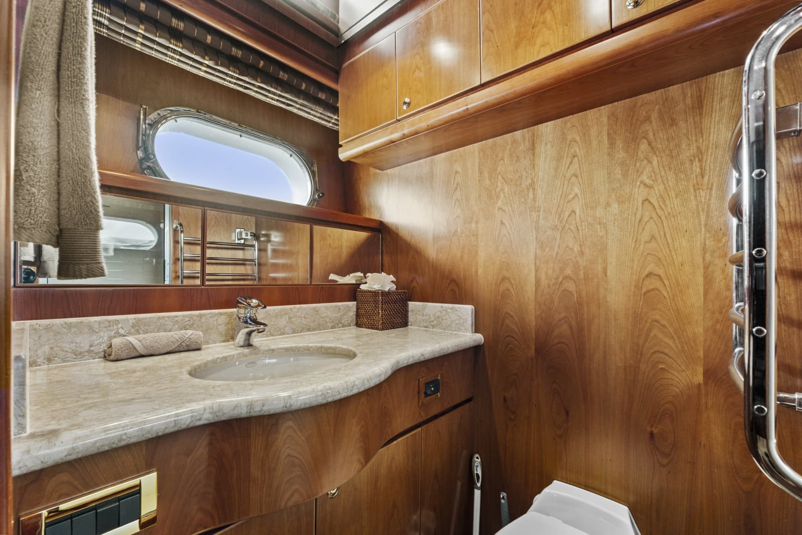 2007 Hargrave Flush Deck Motor Yacht - Photo 33