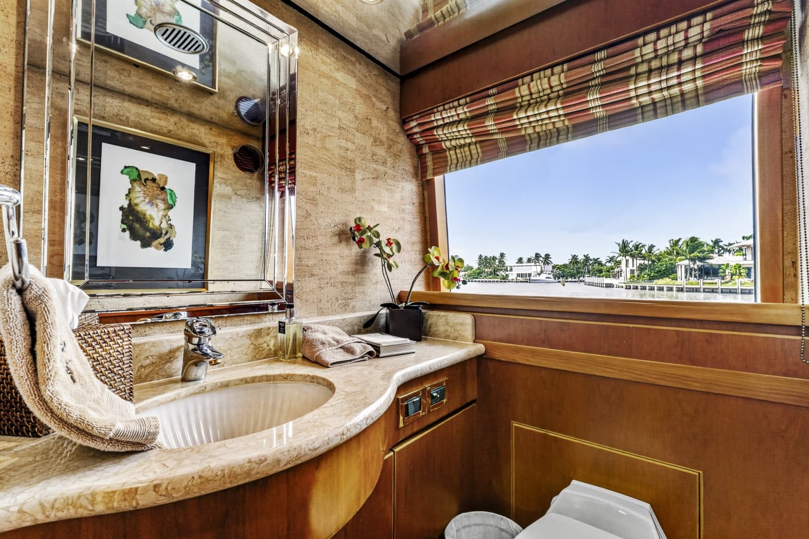 2007 Hargrave Flush Deck Motor Yacht - Photo 6