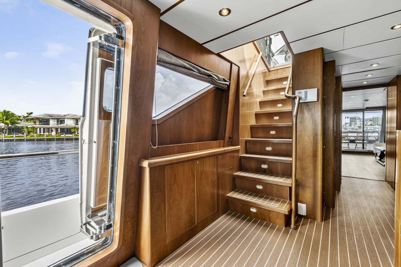 2007 Hargrave Flush Deck Motor Yacht - Photo 17