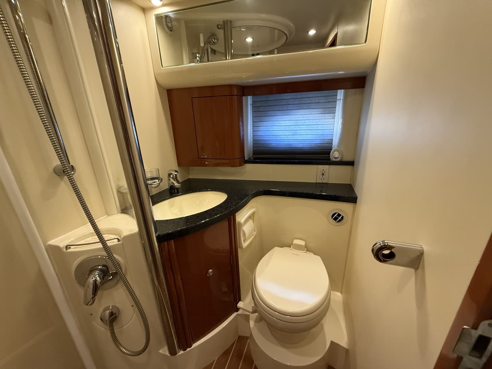 2004 Fairline Phantom 40 - Photo 24